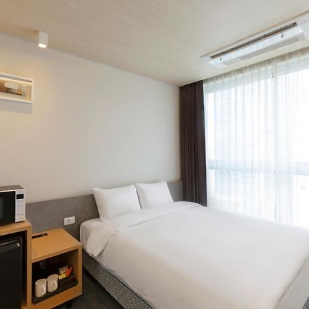 Grand City Hotel Changwon Exteriör bild