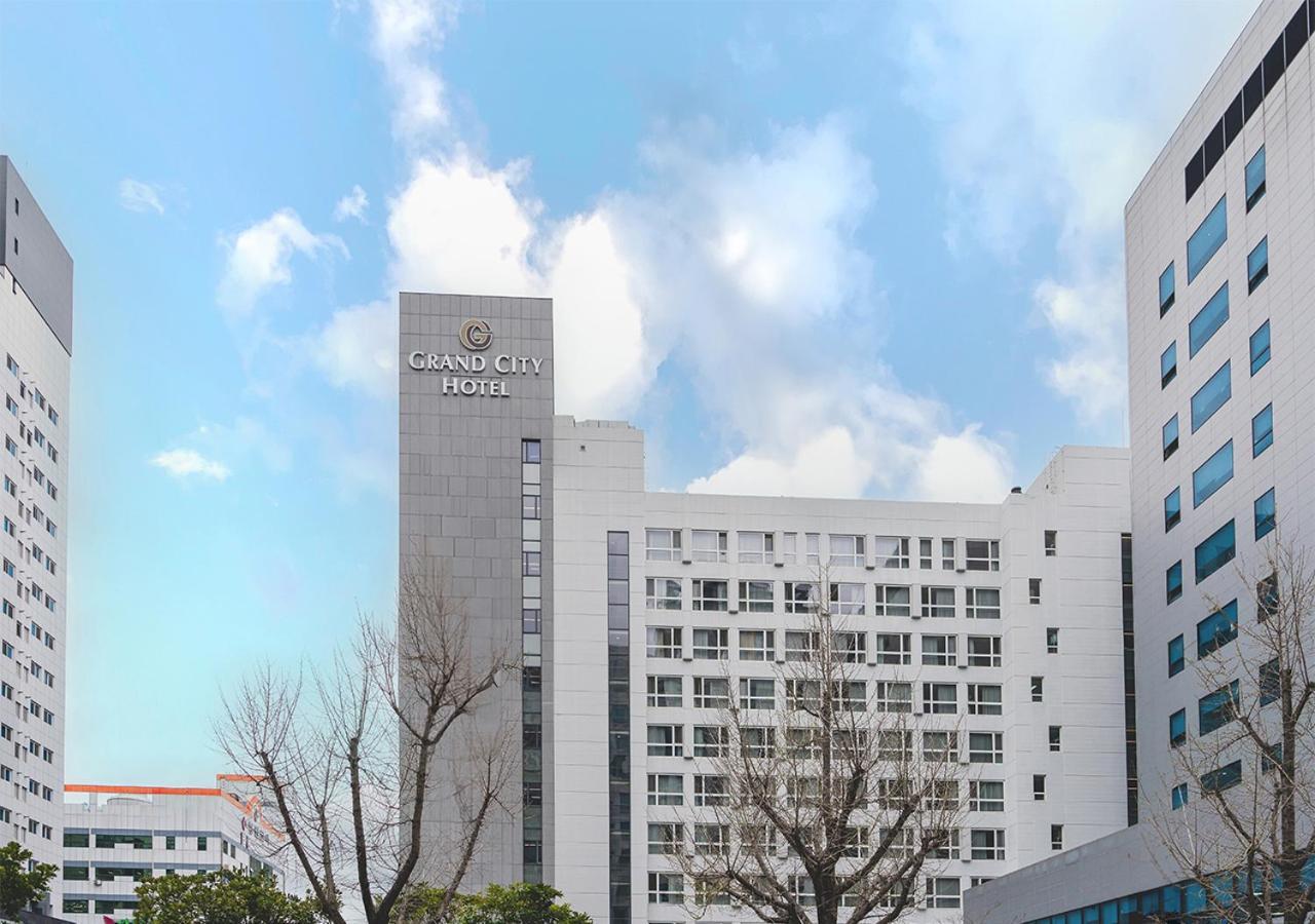 Grand City Hotel Changwon Exteriör bild