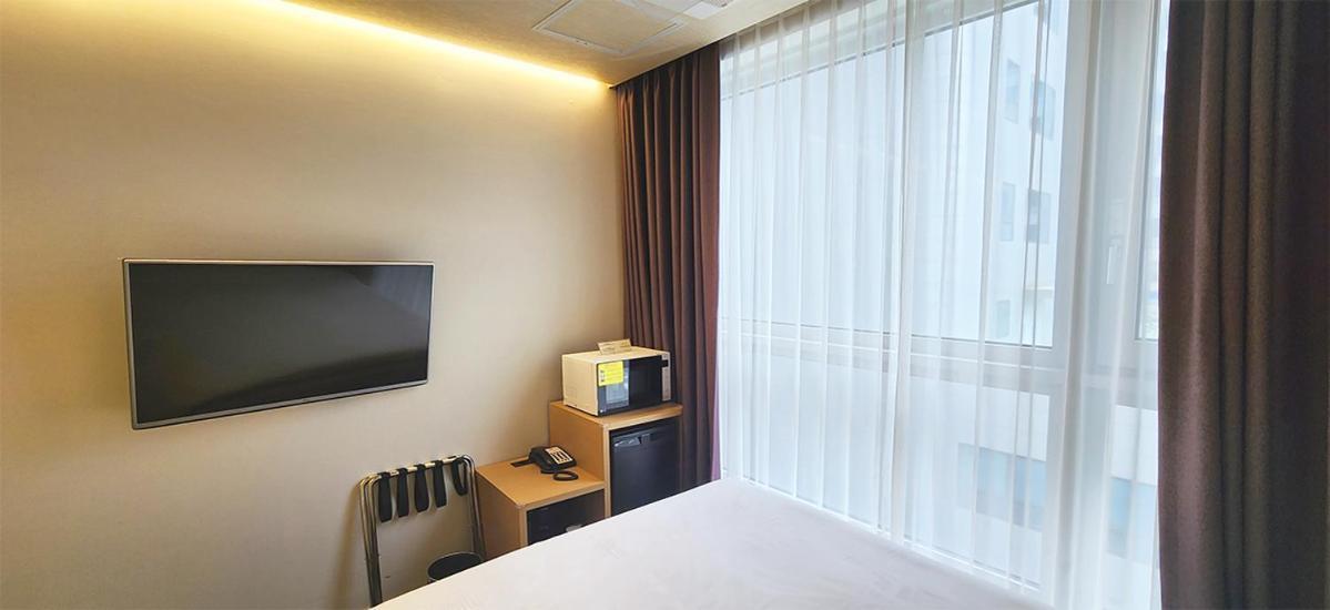 Grand City Hotel Changwon Exteriör bild