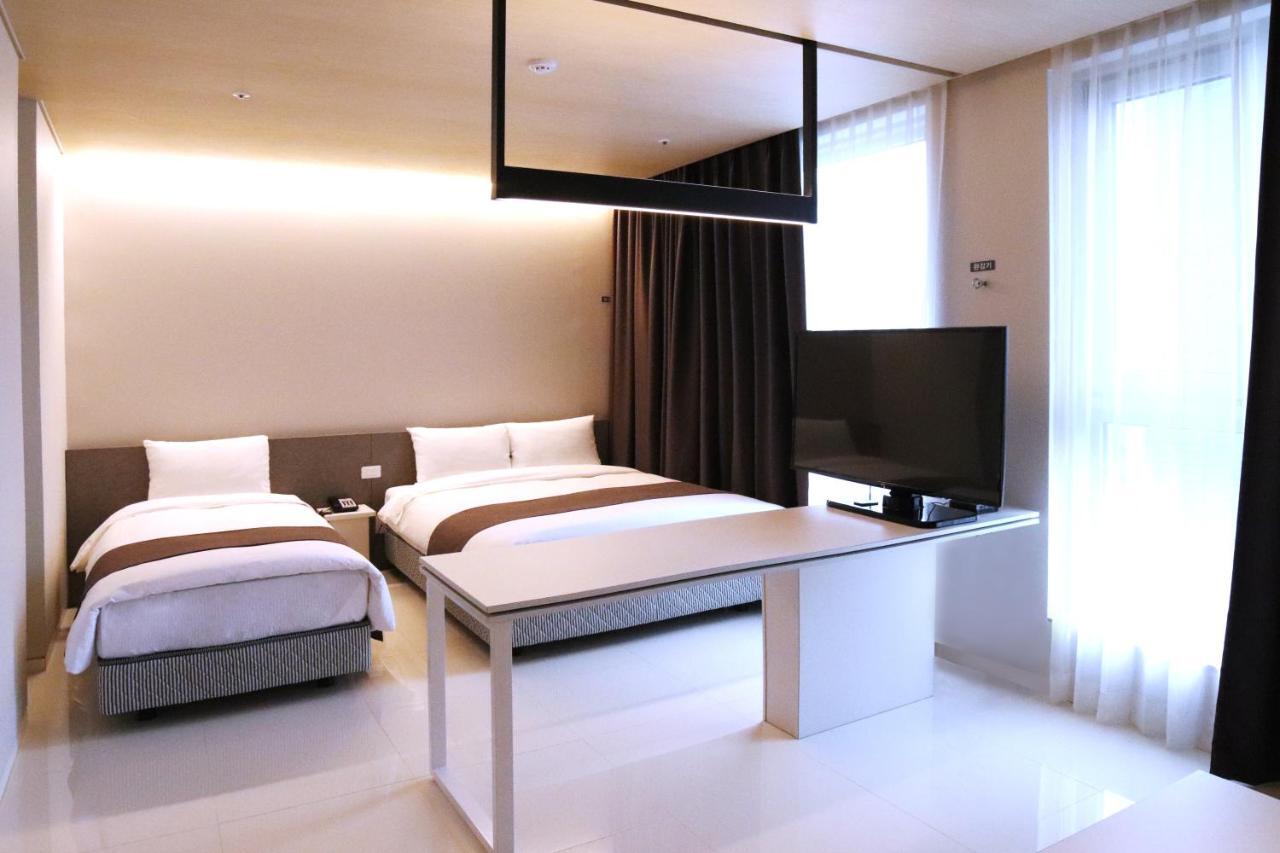 Grand City Hotel Changwon Exteriör bild